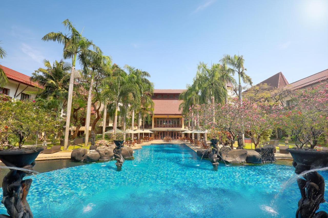 Grand Tropic Suites Hotel Surabaya Eksteriør billede